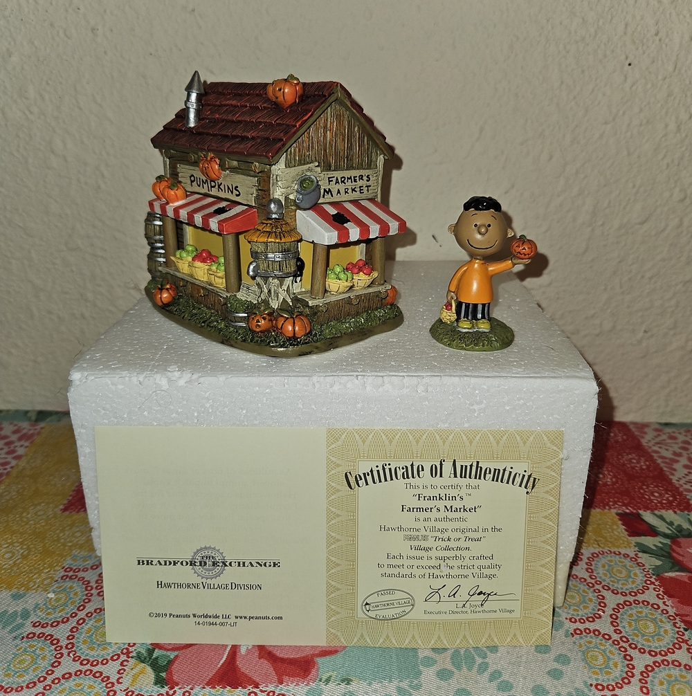 Franklin's Farmer's Market Lighted Village Figurine with Peanuts Character